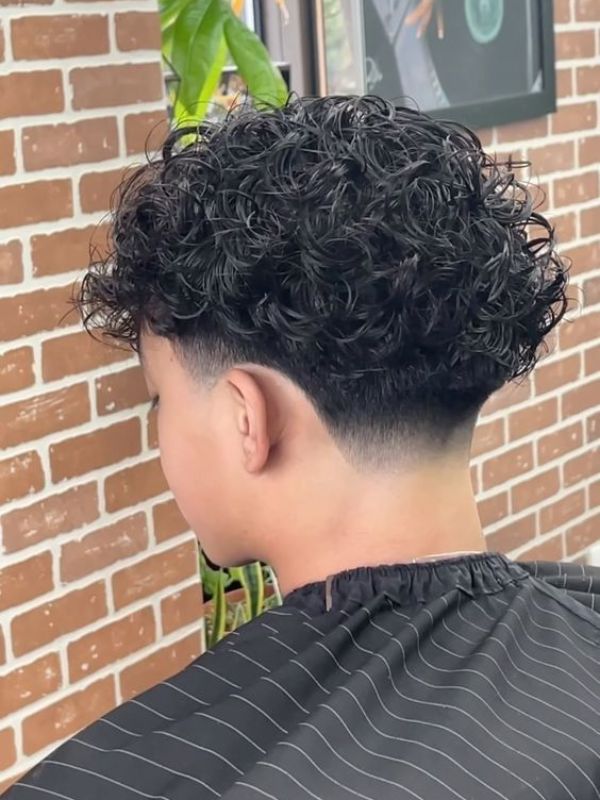 Low Taper Fade Fluffy Hair Short